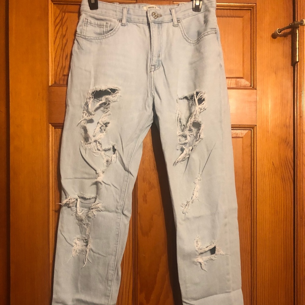 Ripped boyfriend trendy jeans